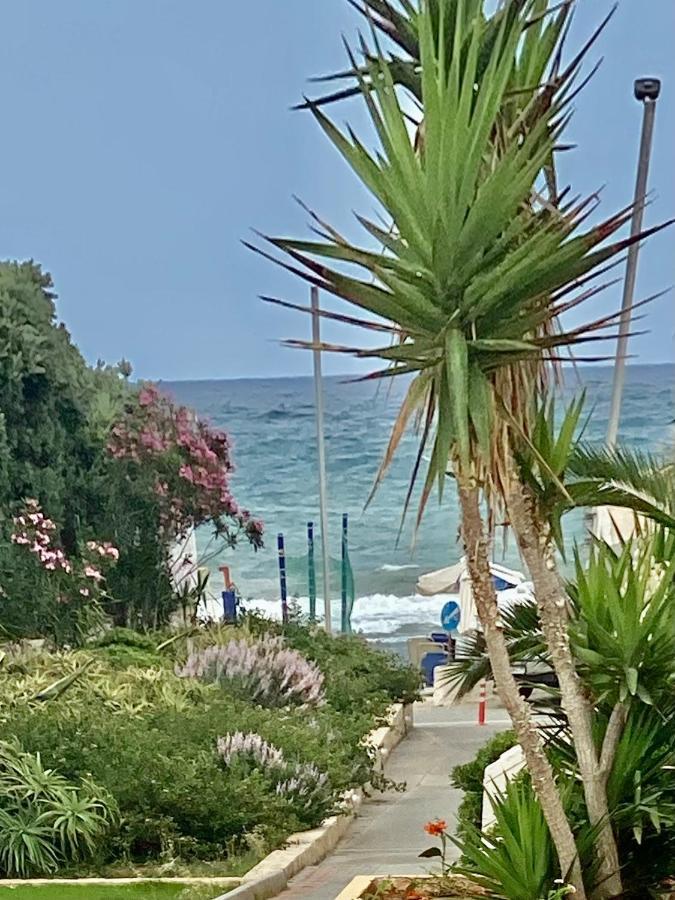 Mikes On The Beach Hersonissos  Exteriér fotografie